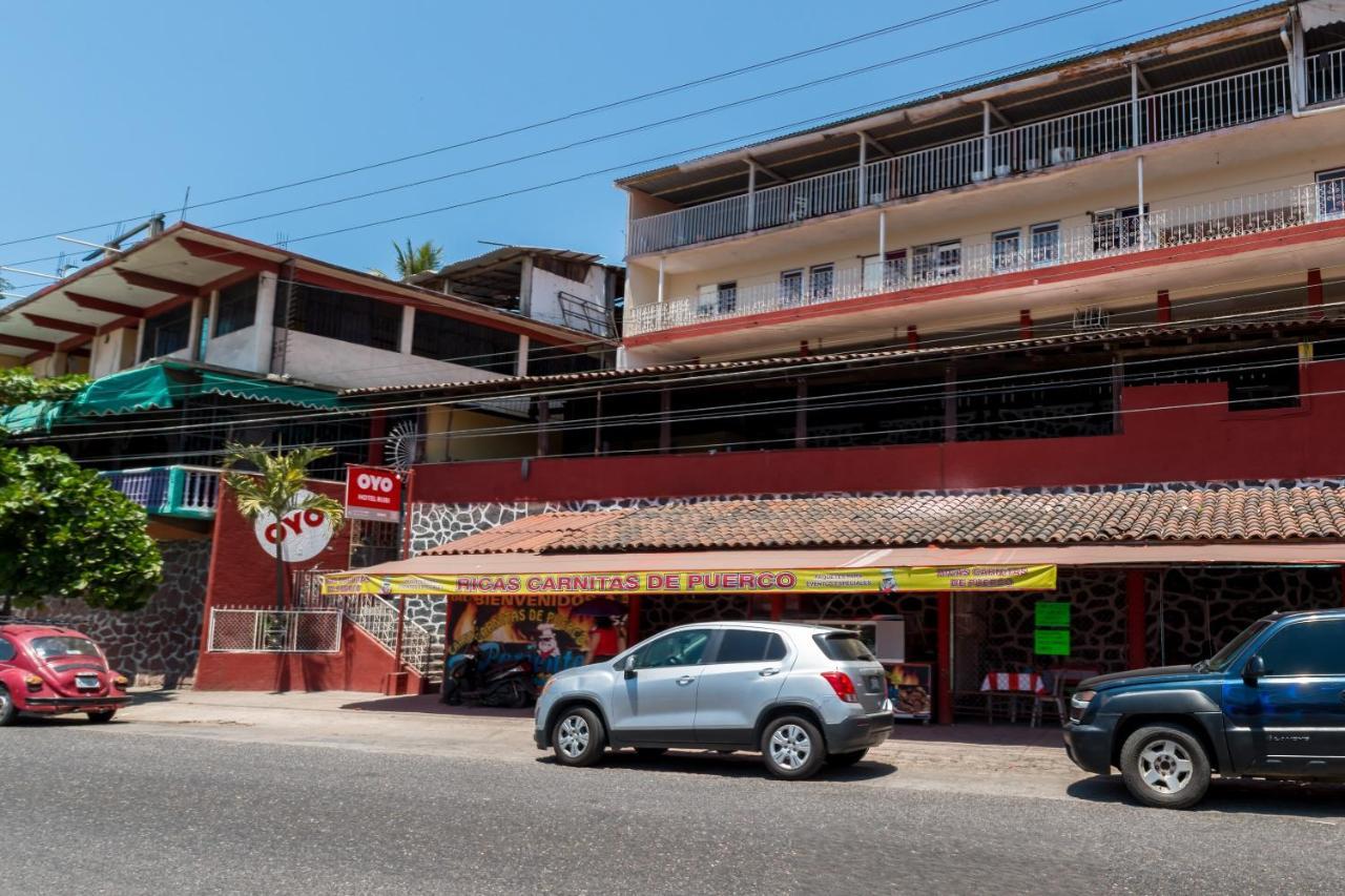 Oyo Hotel Rubi Zihuatanejo Exterior foto
