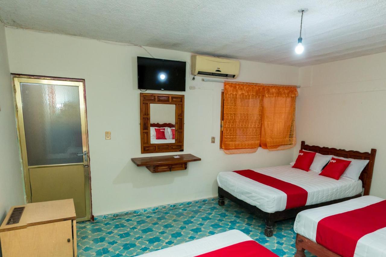 Oyo Hotel Rubi Zihuatanejo Exterior foto