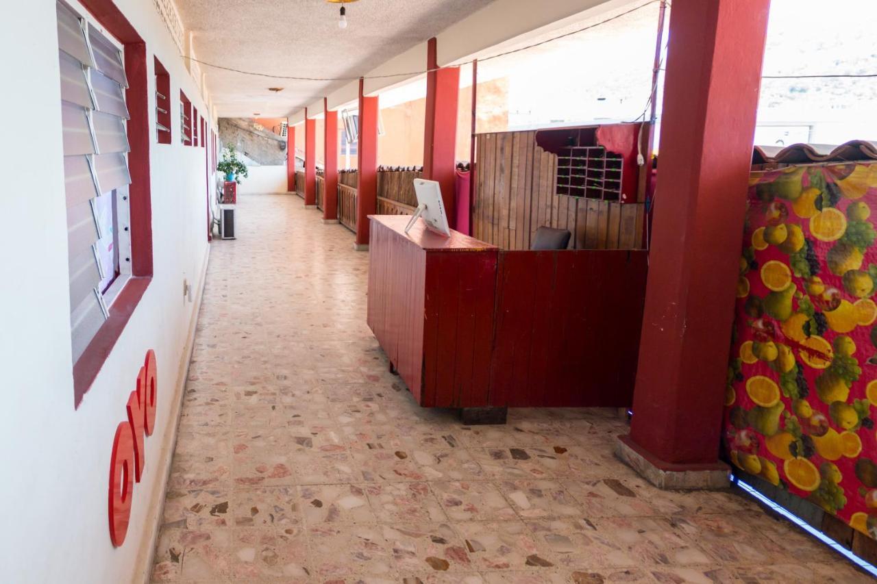Oyo Hotel Rubi Zihuatanejo Exterior foto